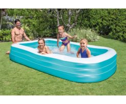 La Piscina Gonfiabile Family è adatta per chi vuole passare del tempo in piscina con la famiglia senza bisogno di grandi strutture e che desidera un montaggio veloce e facile.