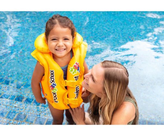 Un giubbino di salvataggio intex per proteggere i vostri bambini quando sono in acqua!