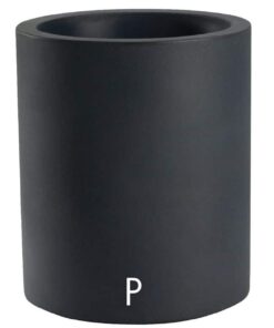 ECHO é un vaso cilindrico prodotto in resina con superficie matt
