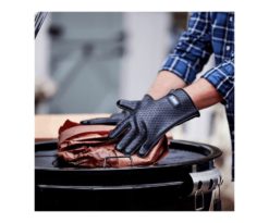 I guanti da barbecue in silicone sono perfetti per la manipolazione degli alimenti quando si cucina sul barbecue o affumicatore.