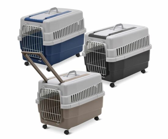 Scegliendo il trasportino per cani e gatti Kim 60 abbini la sicurezza per il tuo animali alla comodità nel trasportarlo.