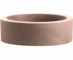 ECHO é un vaso cilindrico prodotto in resina con superficie matt